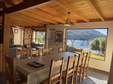 VENTA CASA SAN MARTIN DE LOS ANDES . FRENTE AL LAGO LOLOG