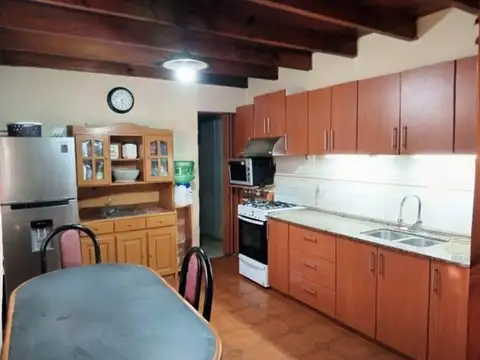 Casa 4 ambientes con 1 baño