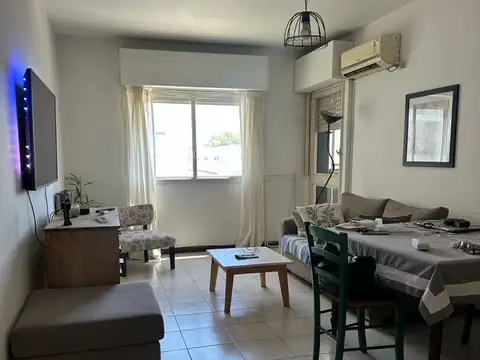 Departamento de 4 ambientes con cochera