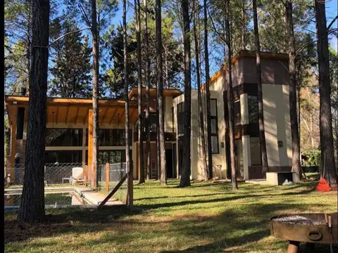 Casa 4 ambientes con jardín y pileta en PILAR