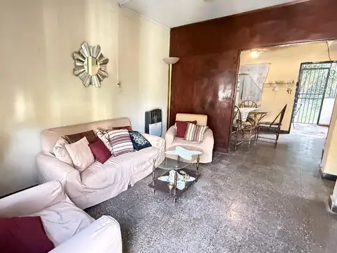 Casa en Venta con 3 cocheras