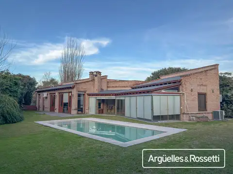 Casa 3 Dormitorios Kentucky Club de Campo