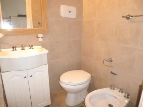 Calle 22 100, Piso 1