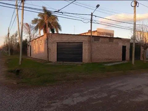 Se vende Local con Dptos