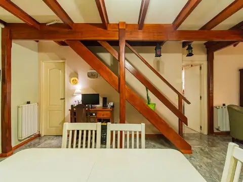 Casa 4 ambientes con 2 baños