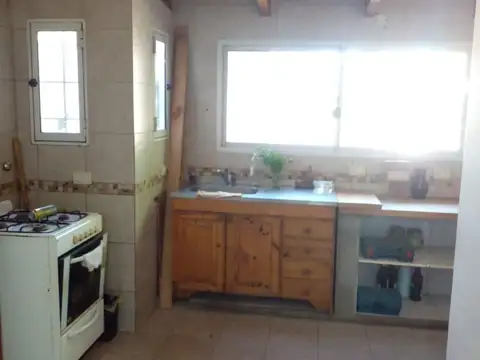 VENTA CASA DE 4 DORMIS C/PILETA- FLORIDA