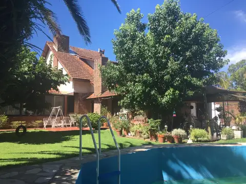 Casa 7 ambientes con 3 baños