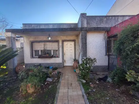 VENTA CASA 4 AMBIENTE A RECICLAR  ITUZAINGO NORTE 