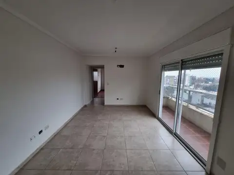 Departamento en Alquiler en Villa Ballester, $ 700.000