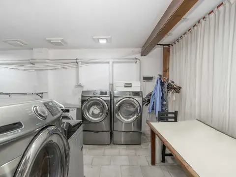 LOCAL A LA VENTA EN UNA INMEJORABLE ZONA DE LANUS
