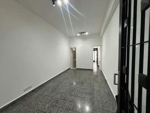 Depto Tipo Casa en Alquiler en Ramos Mejía, $ 650.000