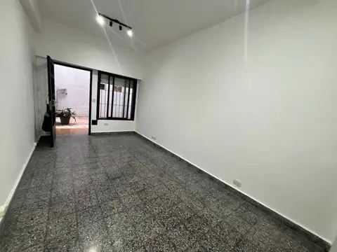 Depto Tipo Casa 2 ambientes con 1 baño