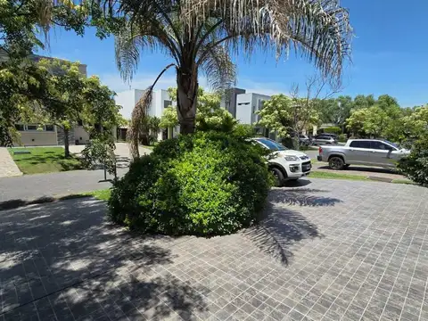 Casa en Alquiler en Berazategui, USD 1.700