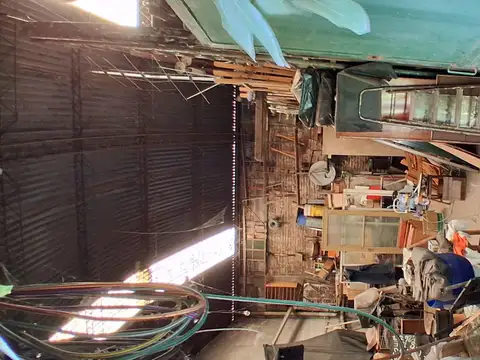 "EXCELENTE UBICACION"   "IDEAL EMPRENDIMIENTO TEXTIL " CASA EN VENTA  (M. THOMPSON Y B. PAZOS TERRENO 11 X40   (V. CELINA)