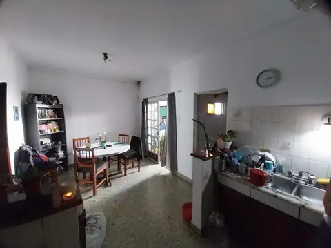 Avenida Carlos Pellegrini 600