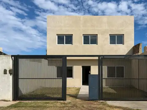 Casa 4 ambientes con 2 baños