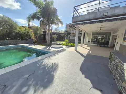 Boulevard de Todos los Santos 5700