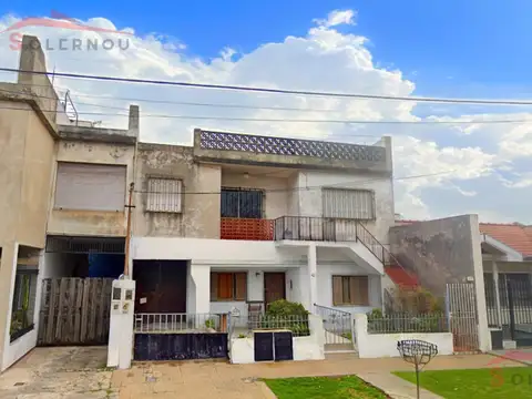 Casa tipo PH, 4 ambientes gran fondo, cochera, financiación