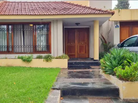 CASA EN VENTA ZONA RESIDENCIAL