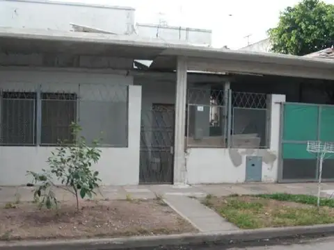 CASA 3 AMB + DEPTO 2 AMB