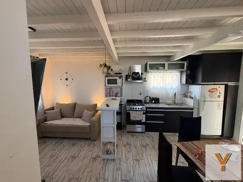 Casa 2 ambientes con 1 baño