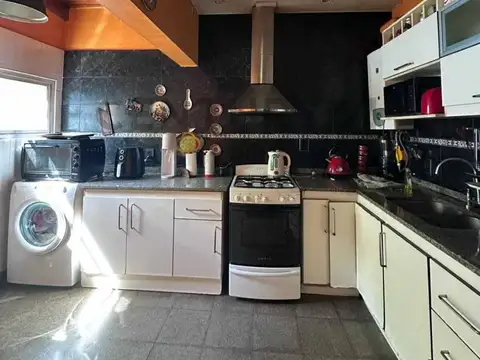 Casa 3 ambientes con 2 baños