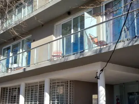 Monoambiente en Bernal centro. Excelente estado.