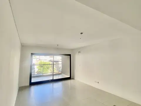 Felipe Vallese 1900, Piso 4