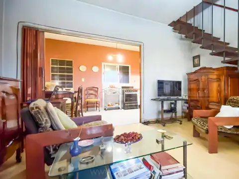 Colectora Panamericana  al 2000, entre Wilde y Gorriti