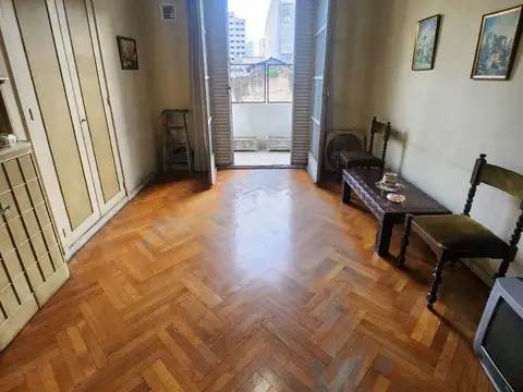 Carlos Calvo al 1200