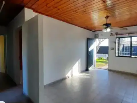 Casa 4 ambientes con 1 baño