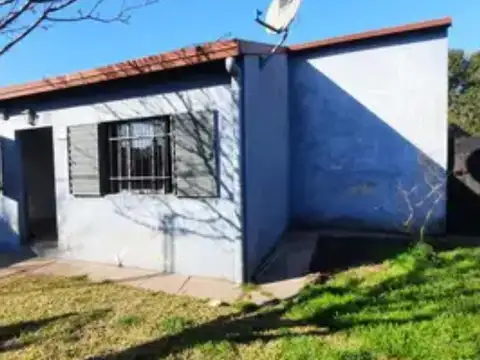 Venta de casa en esquina de 200m². Bo Rioja