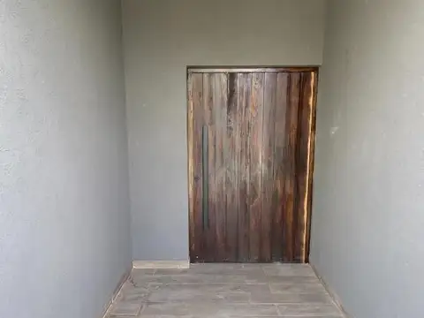 Casa en Venta en Pilar del Este - San Ramiro, USD 180.000
