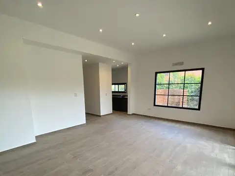 Casa en Venta en Pilar del Este - San Ramiro, USD 210.000