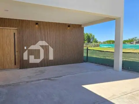Casa en venta en Santa Ana 100