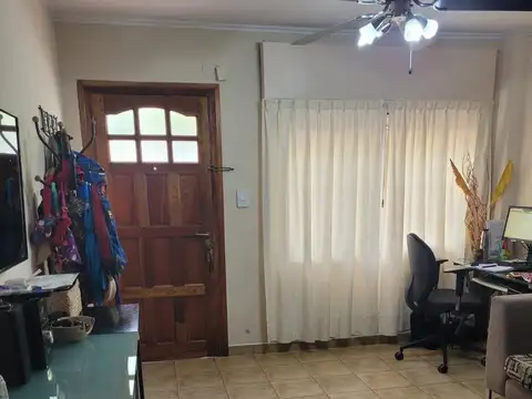 CASA-AL FRENTE-DOS DORMITORIOS-LAS HERAS-CENTENO al 700