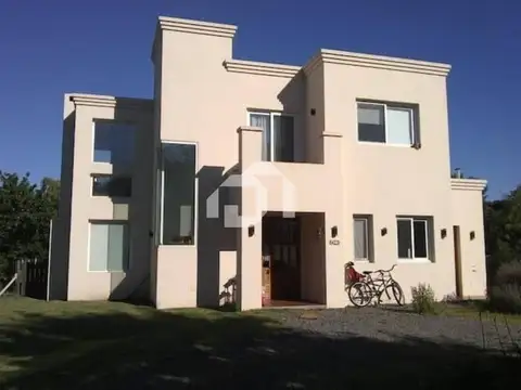 Casa  en Venta en San Francisco, Manzanares, Pilar