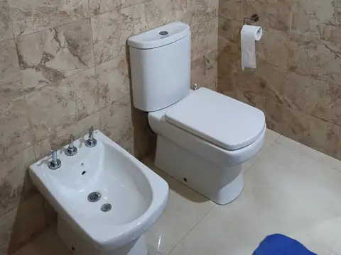 VENTA CASA C/DEPTO MULTIFAMILIAR TIGRE