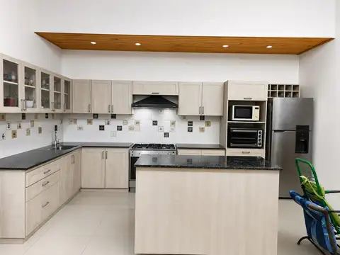 VENTA CASA C/DEPTO MULTIFAMILIAR TIGRE