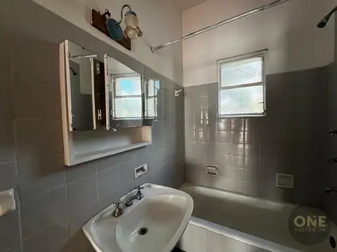 Depto Tipo Casa en Venta 64 años