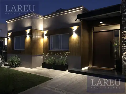 Casa en Venta en Pilar del Este - Santa Elena, USD 270.000