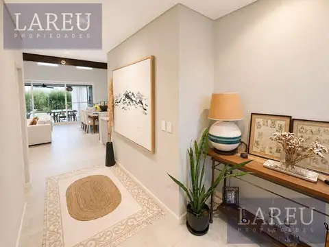 Casa 5 ambientes con 3 baños