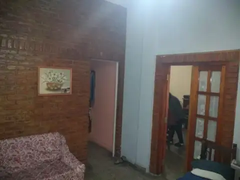 GALPON SALIDA A 2 CALLES SOBRE RUTA 4