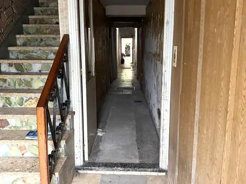 Casa 7 ambientes con 4 baños