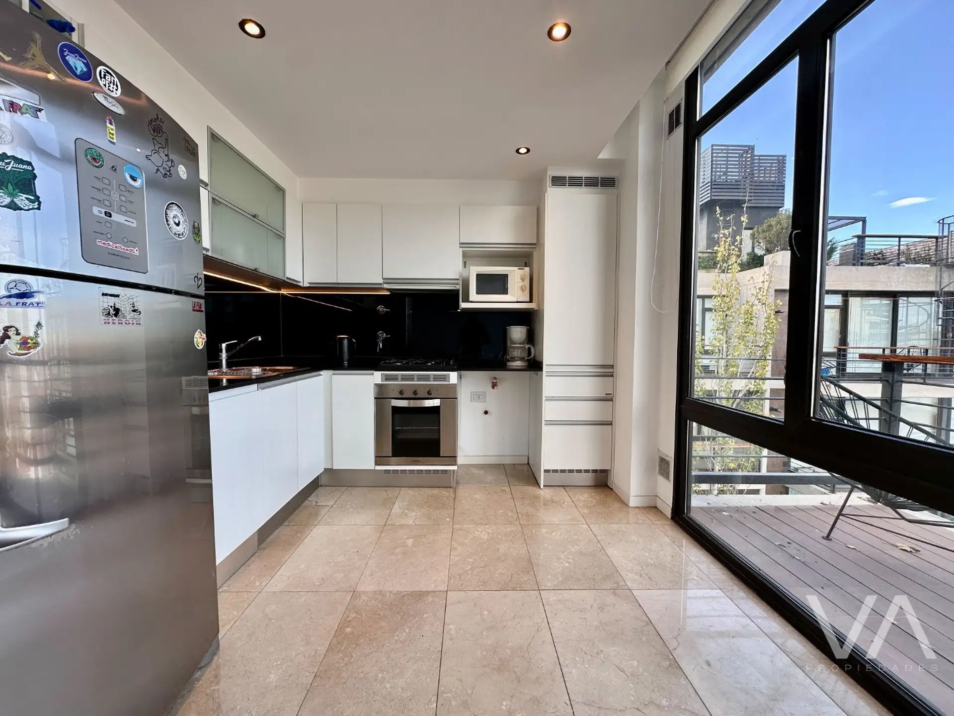 Depto 2 amb, 63m² con cochera y terraza privada — Zona Güemes