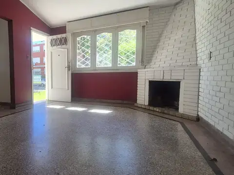 Casa 5 ambientes con 1 baño
