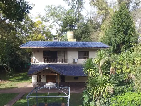 Casa en Venta con 2 cocheras