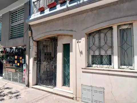 Cordoba 2741, dto interno, 1º piso, 2 dormitorios, terraza exclusiva.