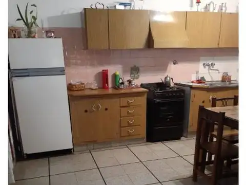Casa 2 ambientes con 1 baño