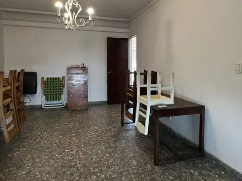Casa 3 ambientes con 2 baños